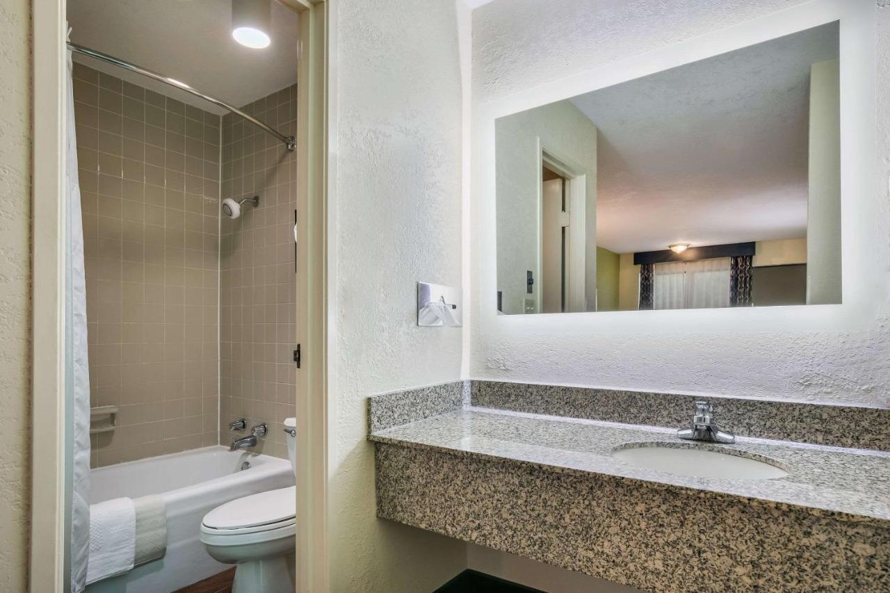 Quality Inn & Suites Mt Chalet Клейтон Екстер'єр фото